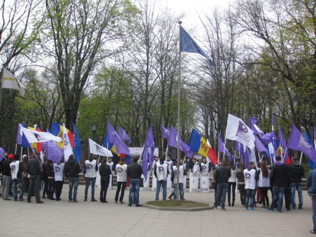 Tinerii PPRM au cerut aurotităților adevărul despre 7 aprilie.